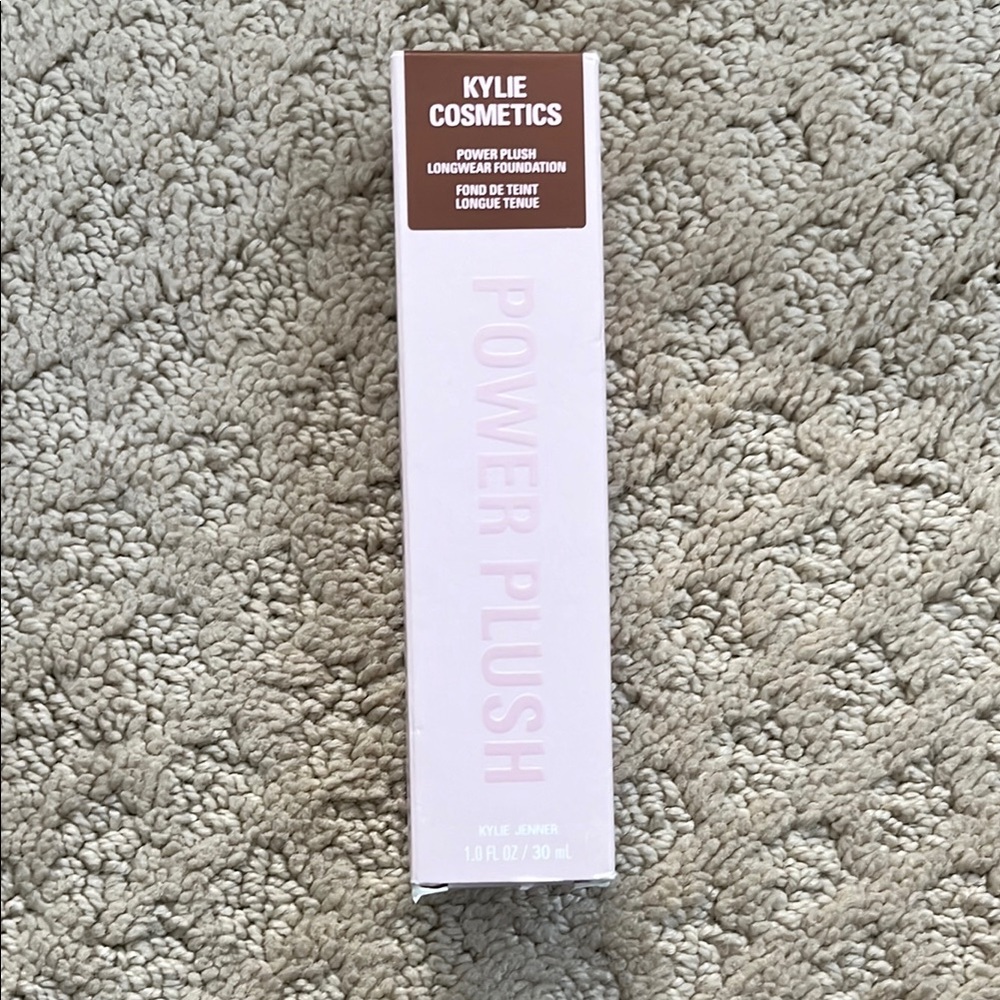 Kylie Cosmetics Power Plush Longwear Foundation - Cream